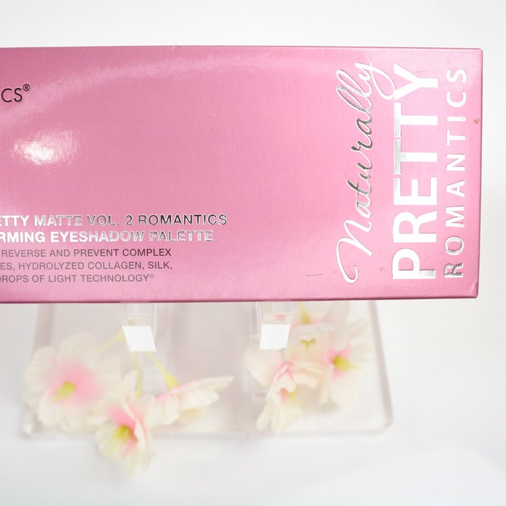 IT Cosmetics Naturally PRETTY Eye Shadow Palette Romantics V.2